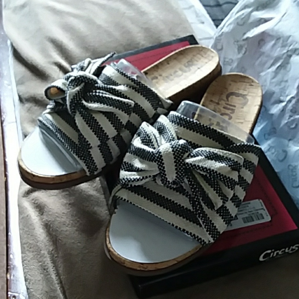 CIRCUS sandals